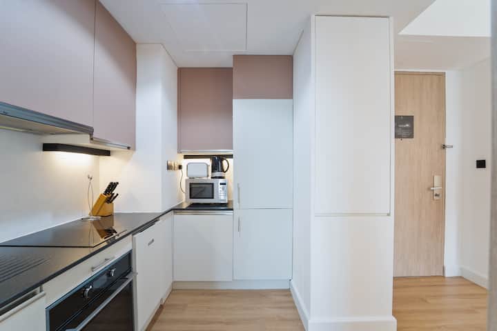 Kitchenette, Executive Studio